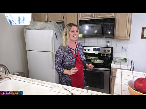 ❤️ Ibu tiri memerah susunya di dapur sebelum tarikhnya ❤️ Lucah buatan sendiri pada ms.klassikaprint.ru